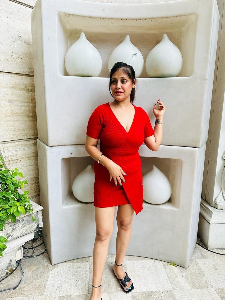 Stunning Kolkata beautiful girls in party wear ready for booking – ₹4999 full night service